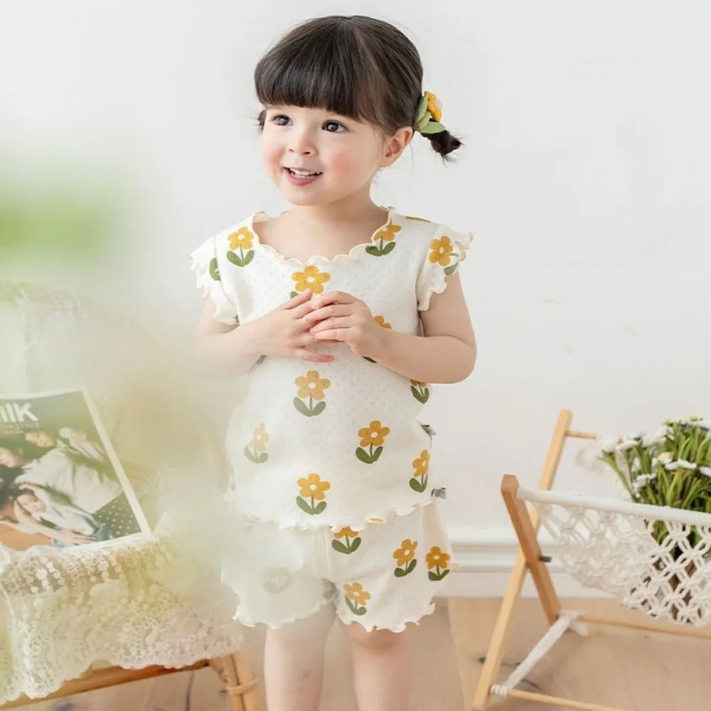 Bear Leader Summer New Pajama Baby Girl Clothes 3-7 Years Old Flower Printed Short Sleeved Top + Shorts Cute Children's Set Bear Leader Summer New Pajama Baby Girl Clothes 3-7 Years Old Flower Printed Short Sleeved Top + Shorts Cute Children's Set