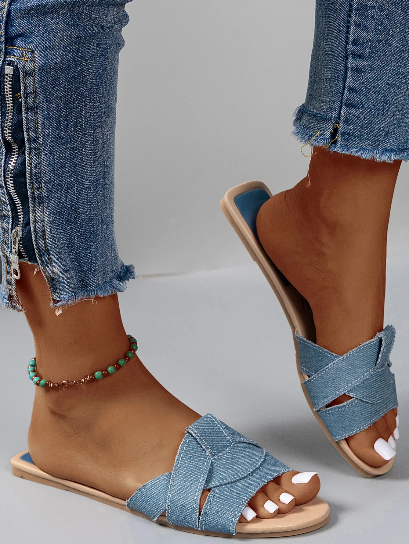 Luxury Designer Women Sandals 2025 New Woven with Comfortable Women's Sandals Casual Bottom Summer Flat Woman Slippers Luxury Designer Women Sandals 2025 New Woven with Comfortable Women's Sandals Casual Bottom Summer Flat Woman Slippers